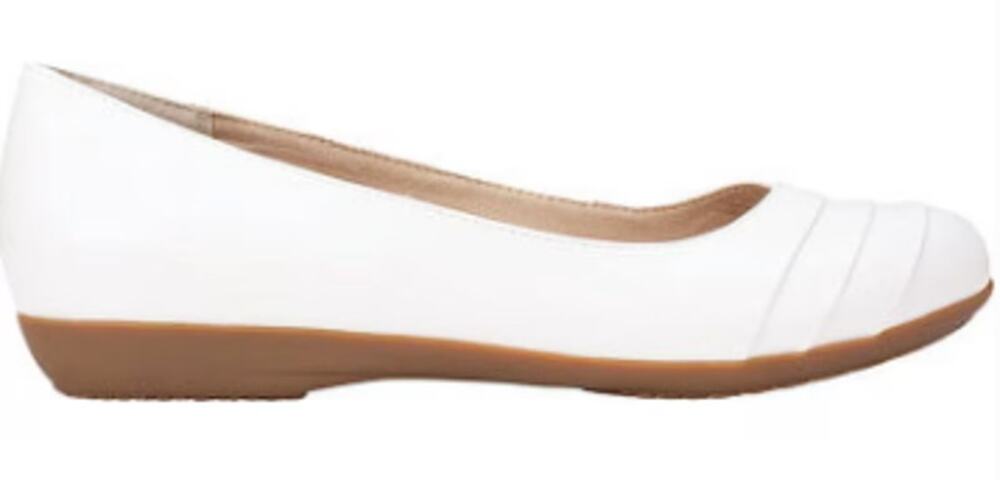 Cliffs by White Mountain Women's White Flats with Textured Toe Sz 10